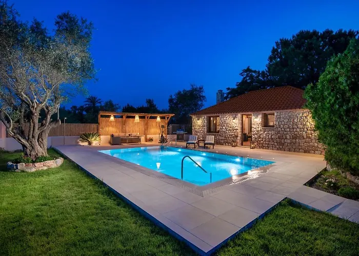 Filerolia Stone House