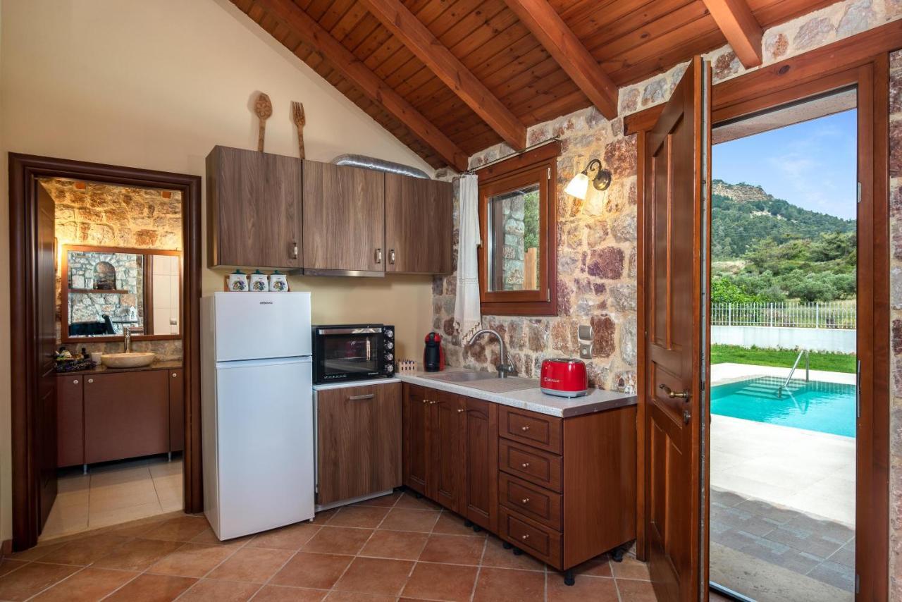 Filerolia Stone House Pastida